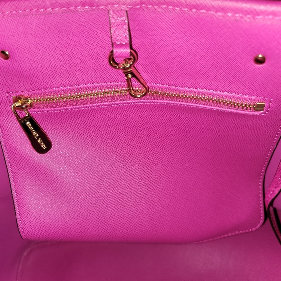 Michael Kors Leather Jetset Tote in Fuchsia - Picture 3 of 4